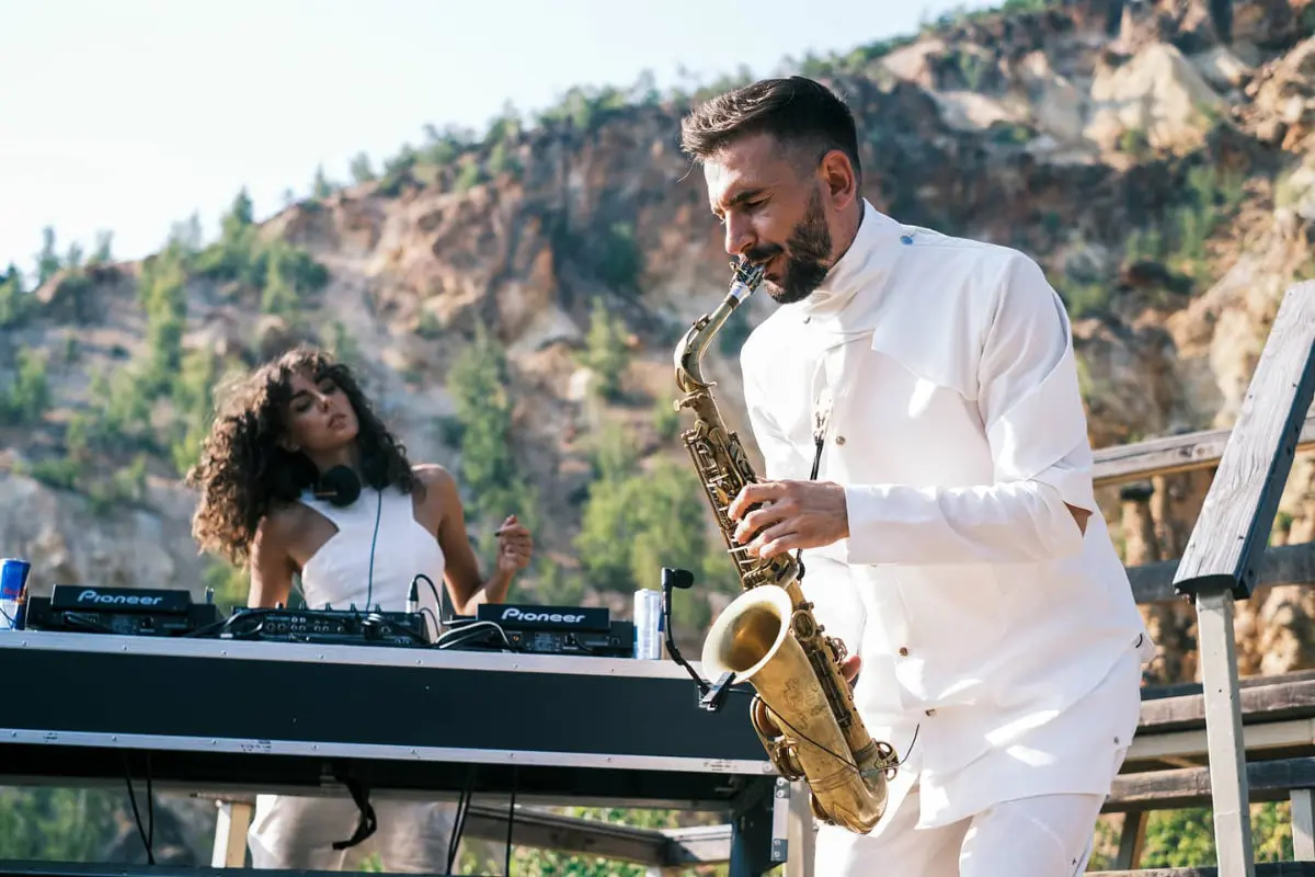 Saxtime Music - Devils Town Red Bull